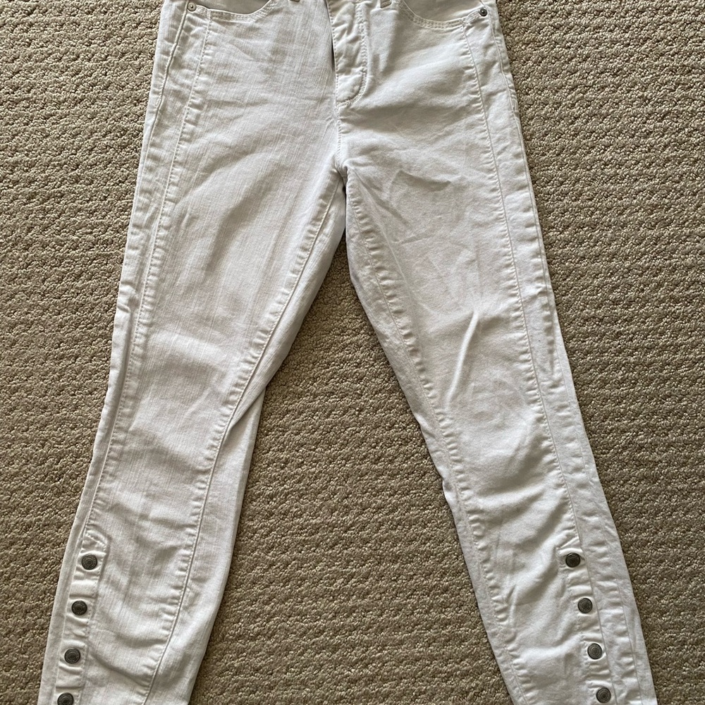 Stylish Women's Skinny Jeans in Light Gray